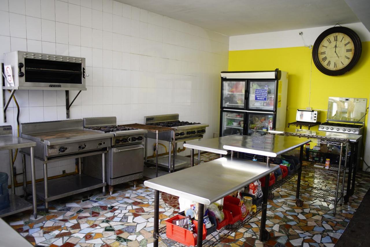 Weary Traveler Hostel ตูลุม ภายนอก รูปภาพ
