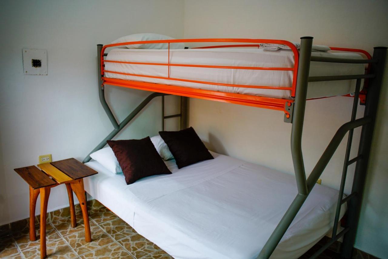 Weary Traveler Hostel ตูลุม ภายนอก รูปภาพ