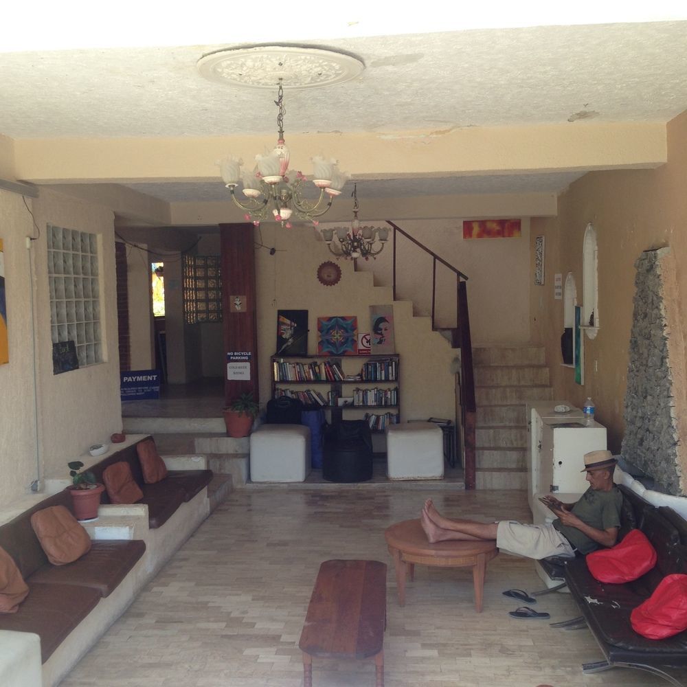 Weary Traveler Hostel ตูลุม ภายนอก รูปภาพ